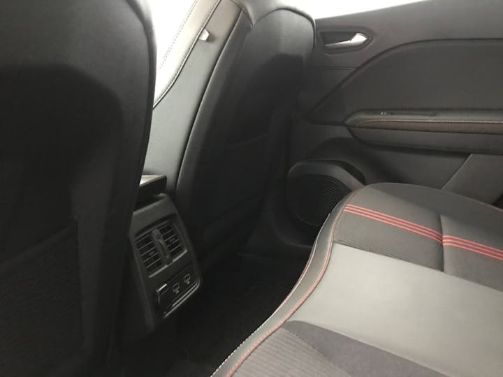 Black Renault Captur RS Line Tce 2021